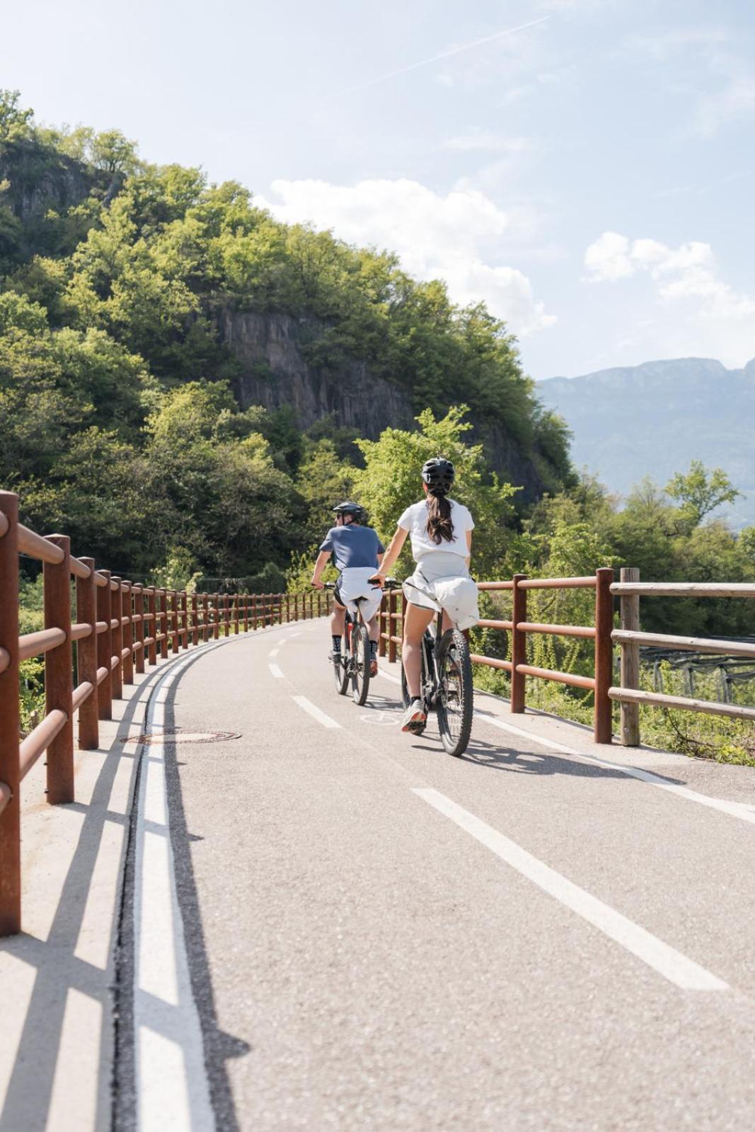 Hotel Spitaler Appiano Sulla Strada Del Vino Esterno foto