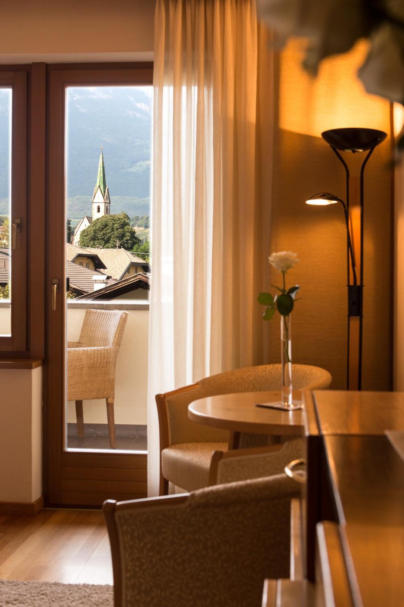 Hotel Spitaler Appiano Sulla Strada Del Vino Esterno foto